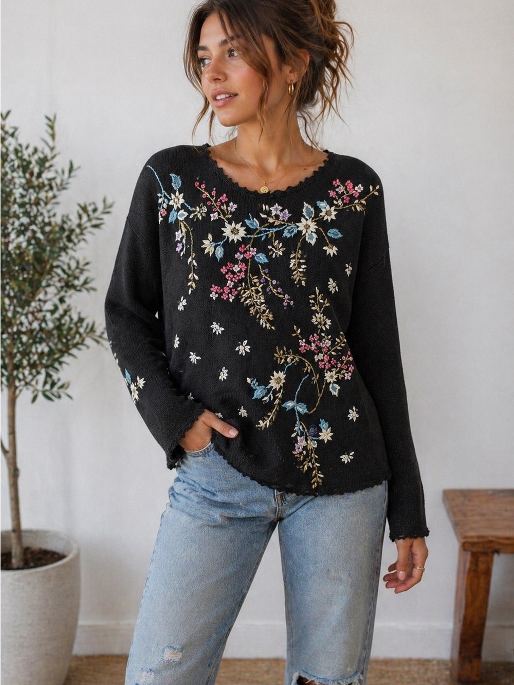 TARA International Black Floral Embroidered Sweater Cottagecore Boho Mediu